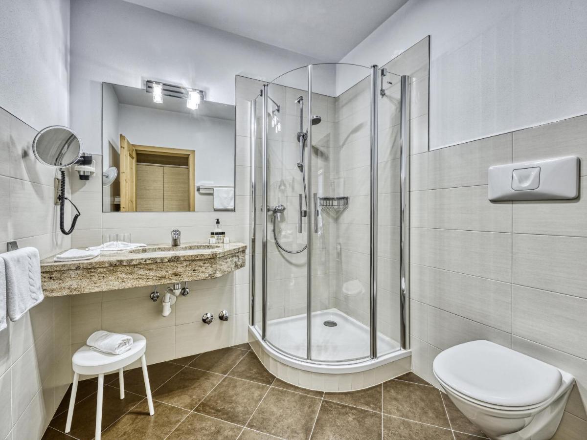 טירולו Hotel Traubenheim מראה חיצוני תמונה