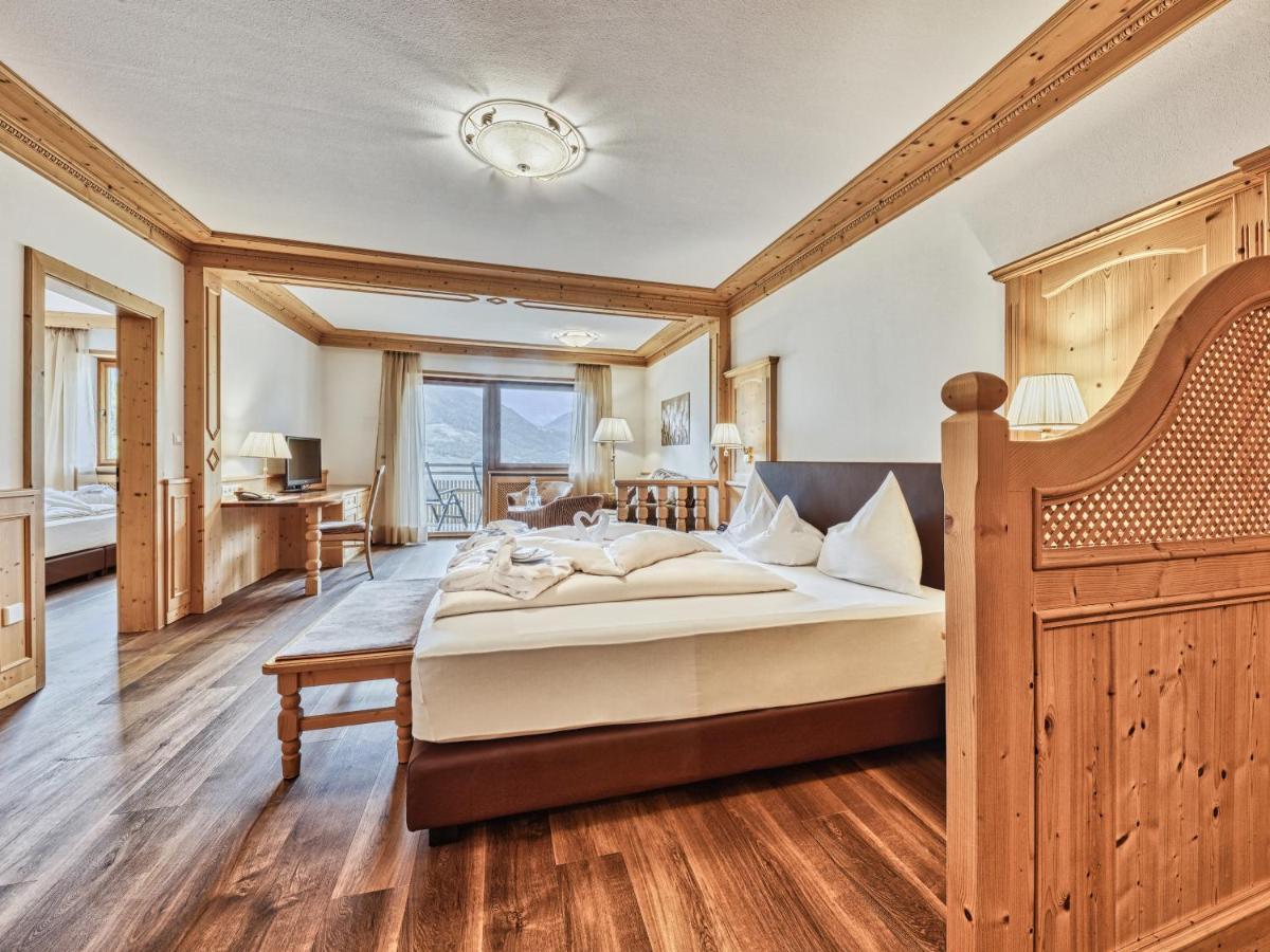 טירולו Hotel Traubenheim מראה חיצוני תמונה