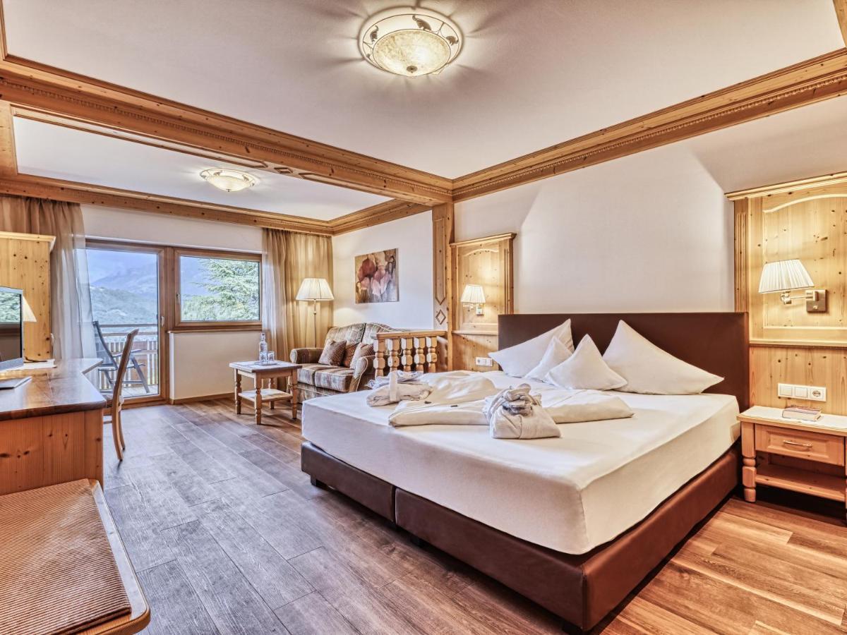 טירולו Hotel Traubenheim מראה חיצוני תמונה
