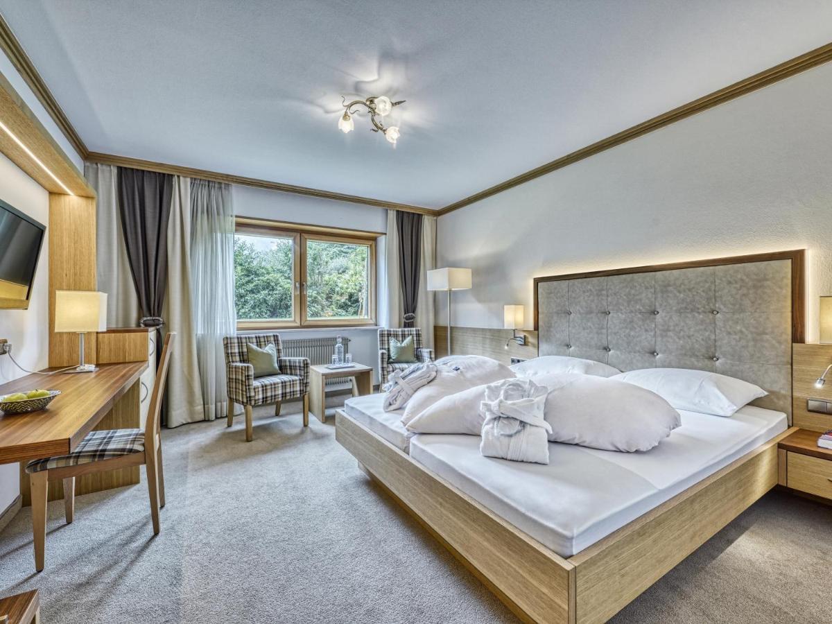 טירולו Hotel Traubenheim מראה חיצוני תמונה