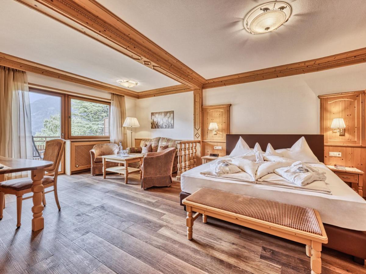 טירולו Hotel Traubenheim מראה חיצוני תמונה